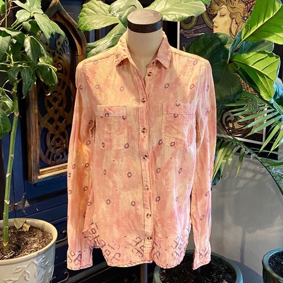 Urban Outfitters boho Aztec print button down - Picture 1 of 11